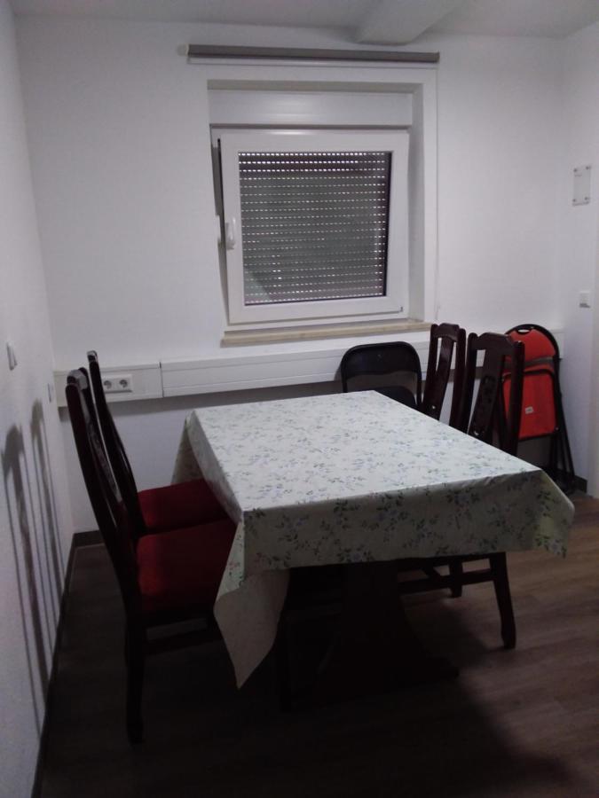 Nguyen Le 3 Schlafzimmer, 7 Bette,Dusche, 2 Wc , Kueche Ab 2 Uebernachtungen Neukirch  Extérieur photo
